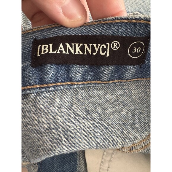 Blank NYC Womens Distressed Denim Shorts Light Wash Frayed Hem Jean Size 30 - Picture 3 of 4